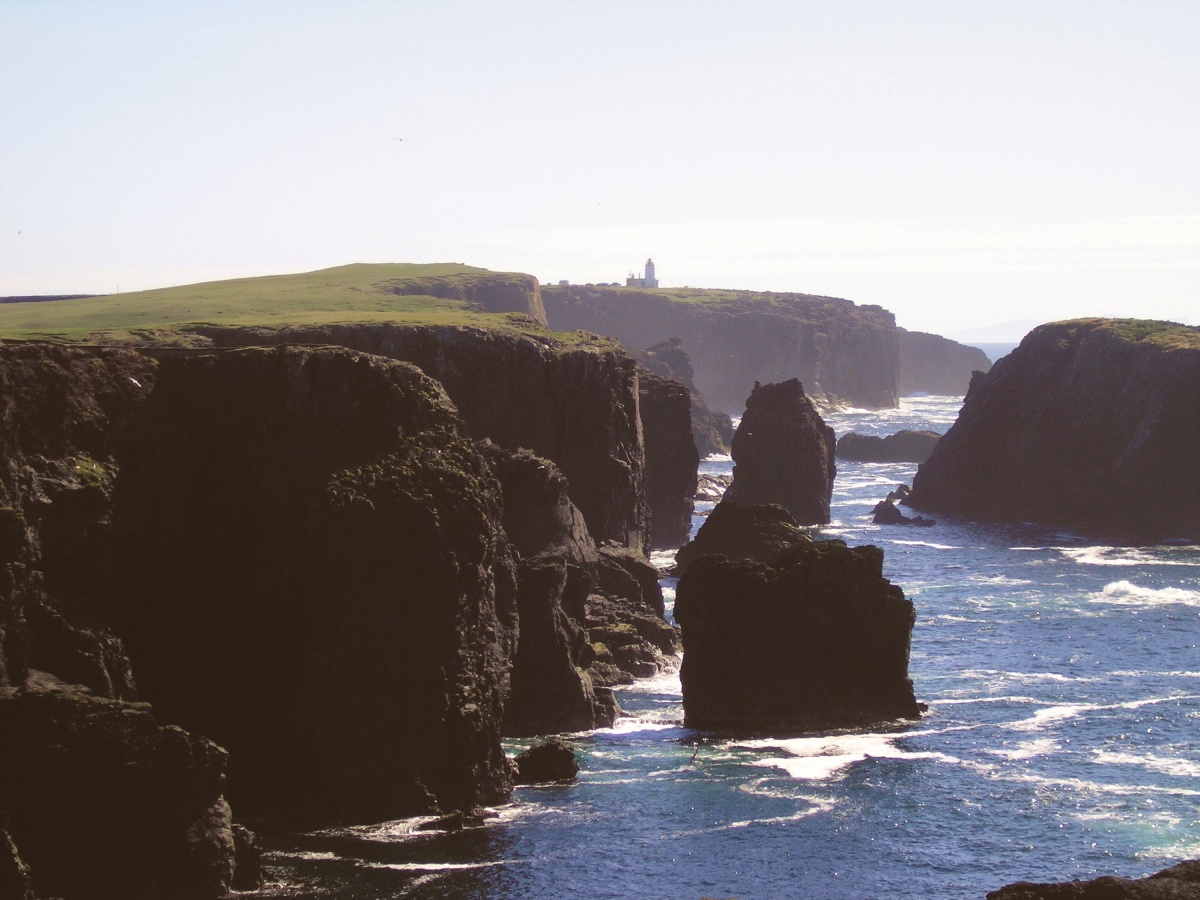 Shetland-Lighthouses-Eshaness-Cliff.jpg