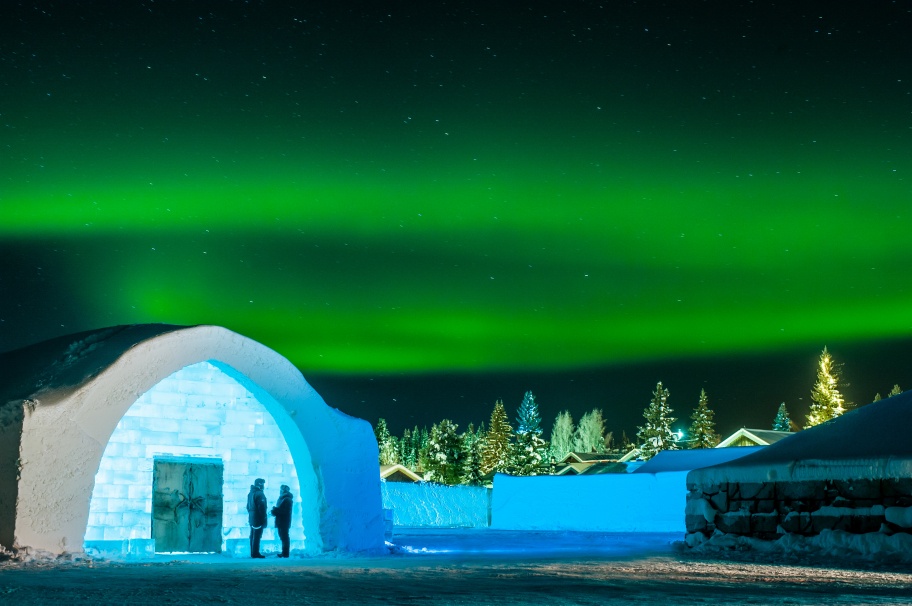 icehotel-northern-lights.jpg
