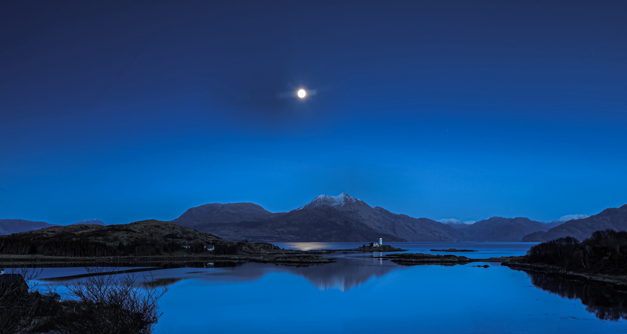 Blog-Eilean-island-moonlight.jpg
