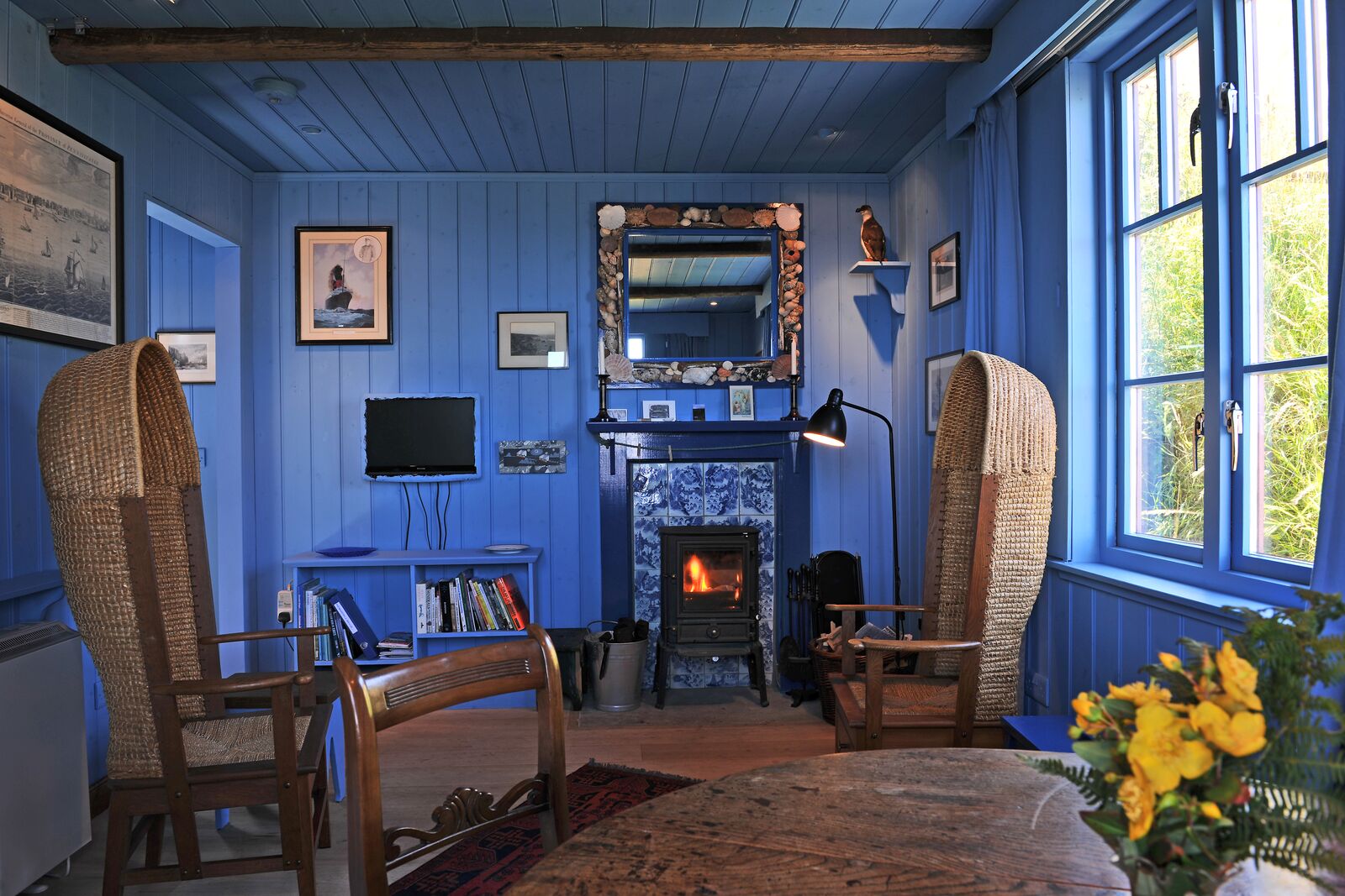 blue-cabin-lounge.jpg